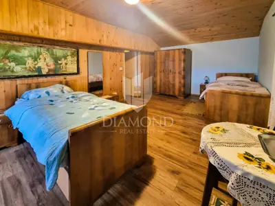 Kuća 250 m², Poreč okolica - za renovaciju i investiciju - 10