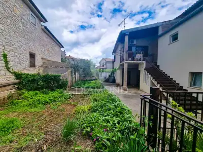 Kuća 250 m², Poreč okolica - za renovaciju i investiciju - 2