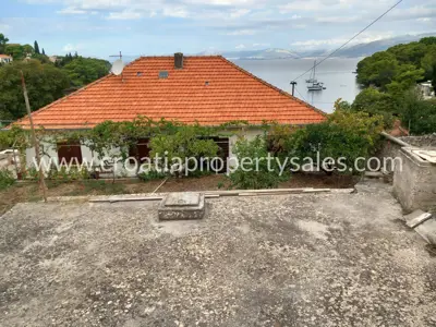 Haus, Brač, 70 m², 280 000 € - 3