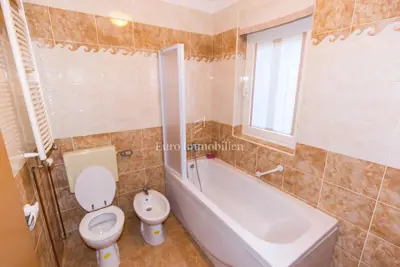 House for sale in Njivice, 402 m² - 9