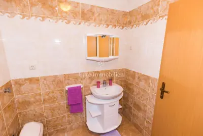 House for sale in Njivice, 402 m² - 10