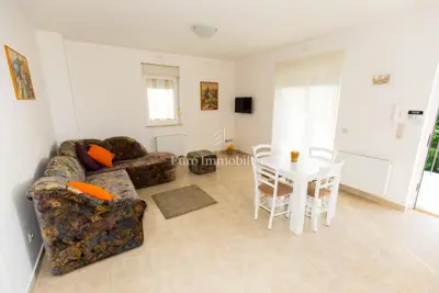 House for sale in Njivice, 402 m² - 12