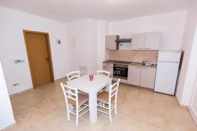 House for sale in Njivice, 402 m² - 7