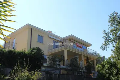 House for sale in Njivice, 402 m² - 4