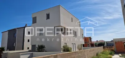House 239 m², Privlaka - pool and privacy