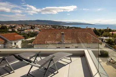 Grad Krk - penthouse s pogledom na more - 15