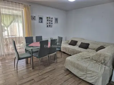 Haus in Pirovac, 3 Wohnungen und geräumiger Hof - 5