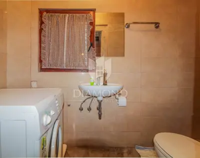 House 250 m², Motovun - center and open view - 8