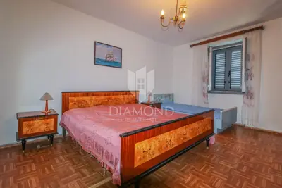 House 250 m², Motovun - center and open view - 6