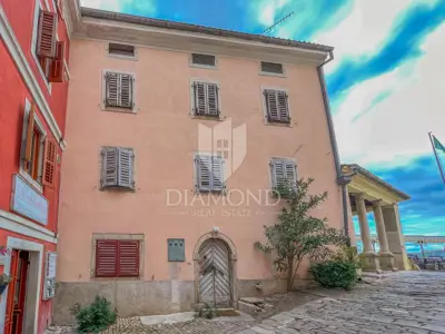 House 250 m², Motovun - center and open view - 2