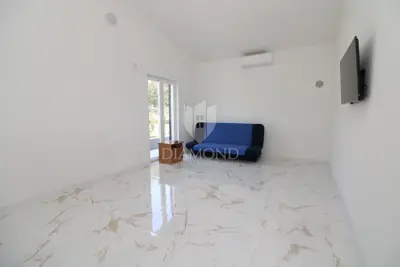House 36 m², Labin - quiet surroundings and yard 1,080 m² - 6