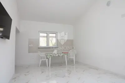 House 36 m², Labin - quiet surroundings and yard 1,080 m² - 3