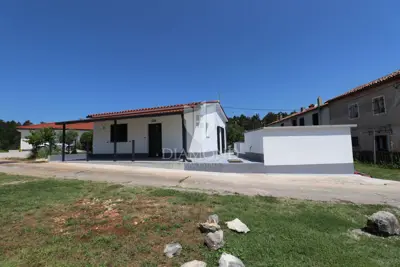 Kuća 36 m², Labin - mirna okolica i okućnica 1.080 m²