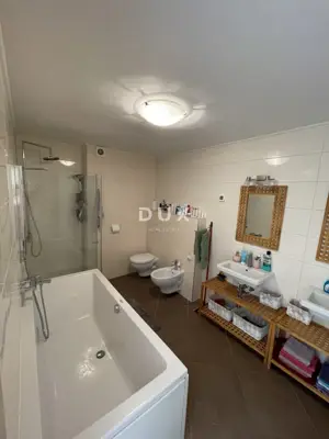 Apartment 83 m², Umag - 100 m from the sea, private parking space - 7