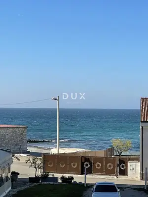 Apartment 83 m², Umag - 100 m from the sea, private parking space - 15