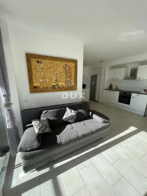 Apartment 83 m², Umag - 100 m from the sea, private parking space - 2