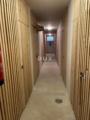 Apartment 83 m², Umag - 100 m from the sea, private parking space - 12