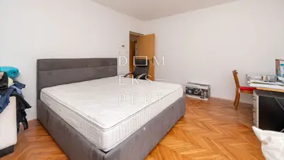 Maksimir, Haus mit drei Wohneinheiten, 250 m² zur Gestaltung und Investition - 12