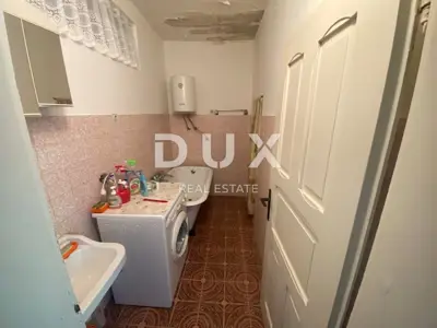 Haus 183 m², Skrad - zur Renovierung und Gartenfläche - 10