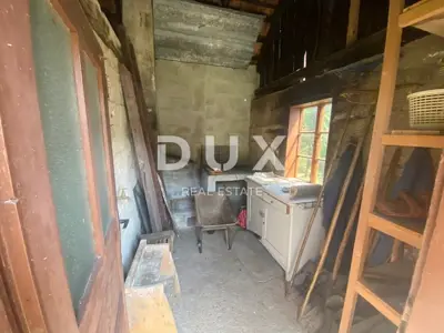 Haus 183 m², Skrad - zur Renovierung und Gartenfläche - 12
