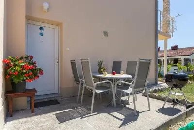 House 175 m², Buzet - view of the city and greenery - 17