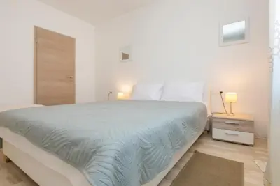 House 175 m², Buzet - view of the city and greenery - 10