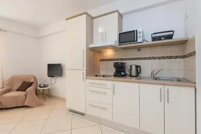 House 175 m², Buzet - view of the city and greenery - 13
