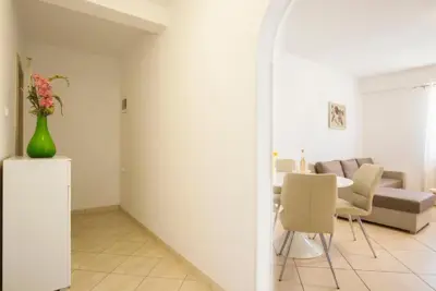 House 175 m², Buzet - view of the city and greenery - 16