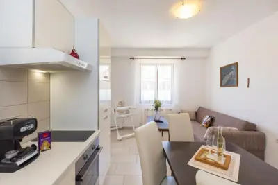 House 175 m², Buzet - view of the city and greenery - 3