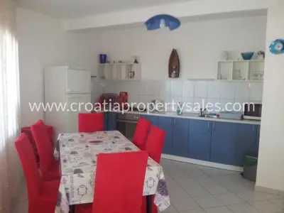 Haus 390 m², Rogoznica, erste Reihe zum Meer und Privatsphäre - 5