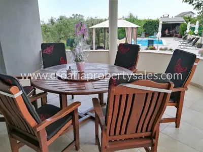Haus 390 m², Rogoznica, erste Reihe zum Meer und Privatsphäre - 2