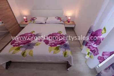 Haus 390 m², Rogoznica, erste Reihe zum Meer und Privatsphäre - 6