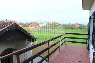 Estate 400 m², Mičevec - 27 beds and great rental potential - 13