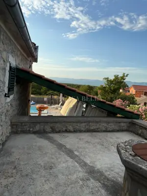 Kuća 100 m², Malinska - bazen i pogled na Kvarner - 10