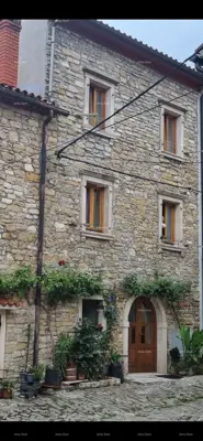 House, Buje, renovated stone house with 4 apartments