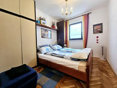 Stan u Malinskoj, 2 spavaće sobe i balkon - 14