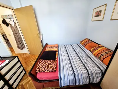 Stan u Malinskoj, 2 spavaće sobe i balkon - 16