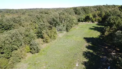 Building land 4,831 m², Poreč - edge of the construction zone - 4