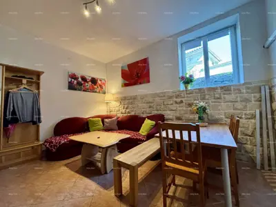 Wohnung 55 m², Pula Centar, ruhige Lage - 3