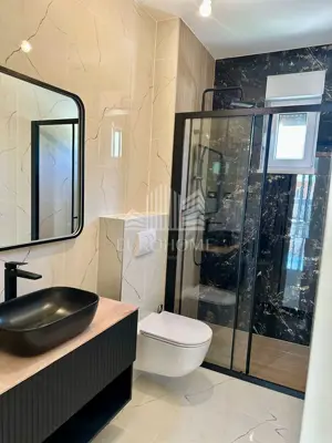 Stan 67 m², Strožanac - moderan dvosoban s lođom