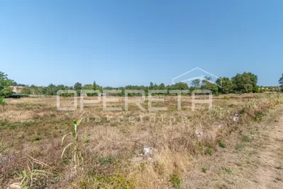 Građevinsko zemljište 1.016 m², Višnjan - mirna lokacija