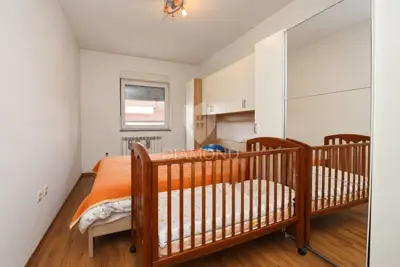 Wohnung 77 m², Dražice - ruhige Lage und offener Blick - 8