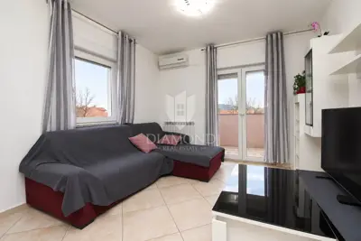 Wohnung 77 m², Dražice - ruhige Lage und offener Blick - 2