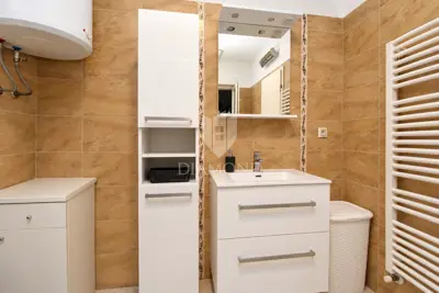 Wohnung 77 m², Dražice - ruhige Lage und offener Blick - 11