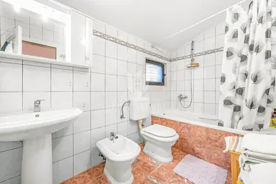 GELEGENHEIT! Umgebung von Pula, Haus mit drei Wohneinheiten! - 5