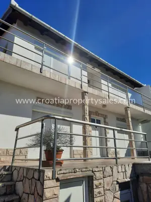 House 200 m², Šolta - sea and bay view - 11