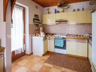 House 200 m², Šolta - sea and bay view - 10