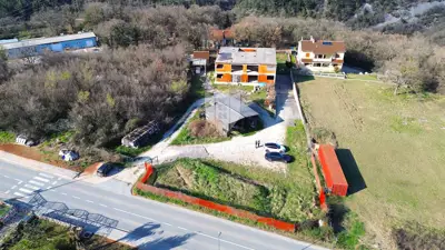 Rohbau zgrada, Labin - velika okućnica i mirno predgrađe - 3
