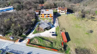 Rohbau zgrada, Labin - velika okućnica i mirno predgrađe - 4