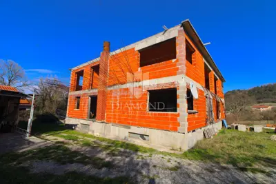 Rohbau zgrada, Labin - velika okućnica i mirno predgrađe - 15